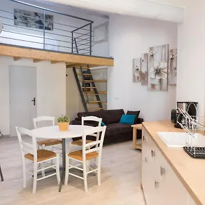 https://grand-studio-a-la-nuitee.fr-provencehotel.com